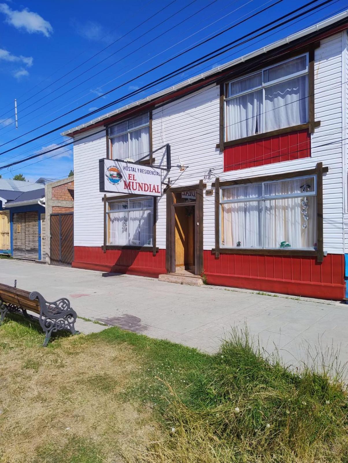 Hostal Y Residencial El Mundial Puerto Natales Zewnętrze zdjęcie