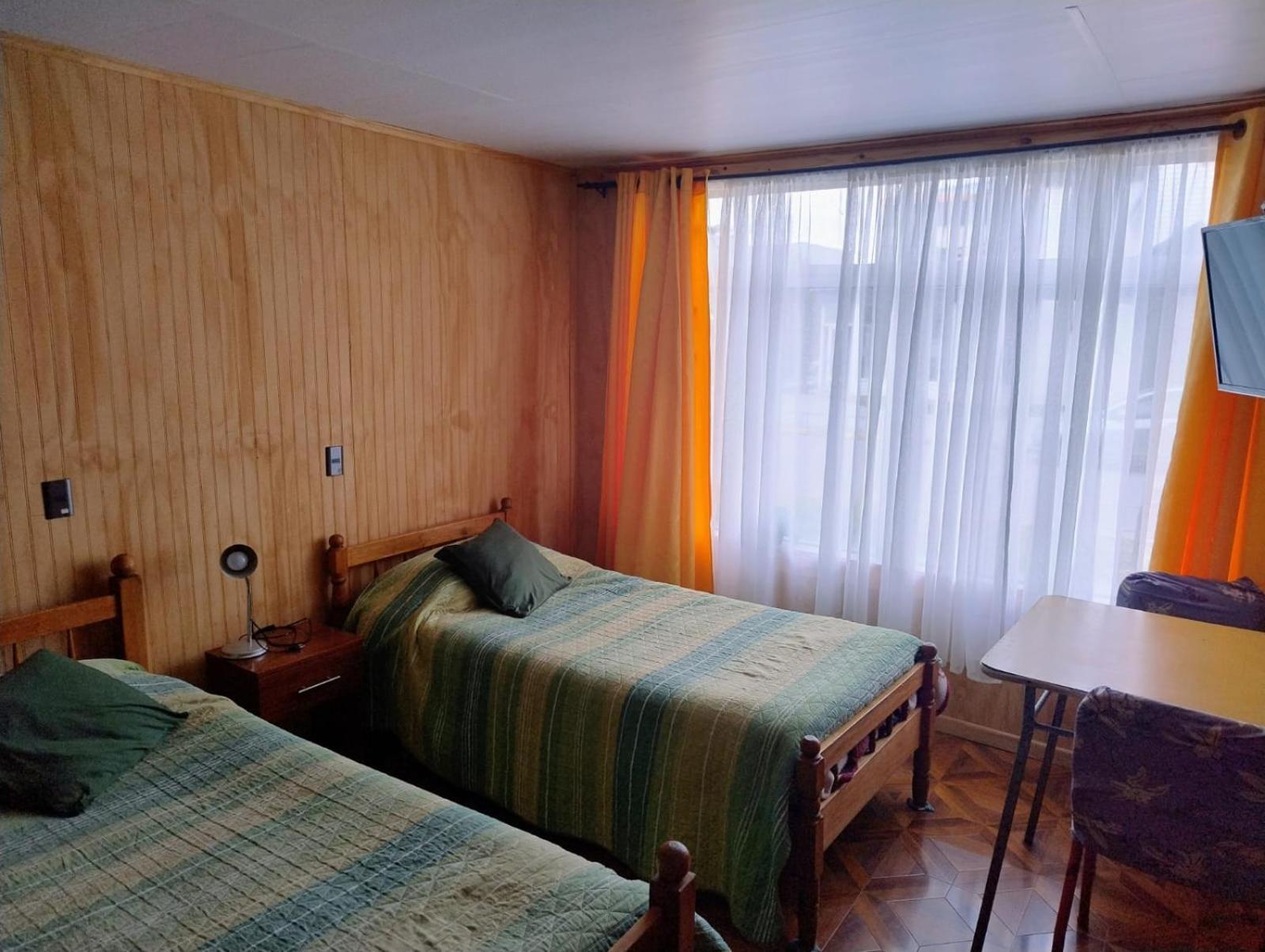 Hostal Y Residencial El Mundial Puerto Natales Zewnętrze zdjęcie