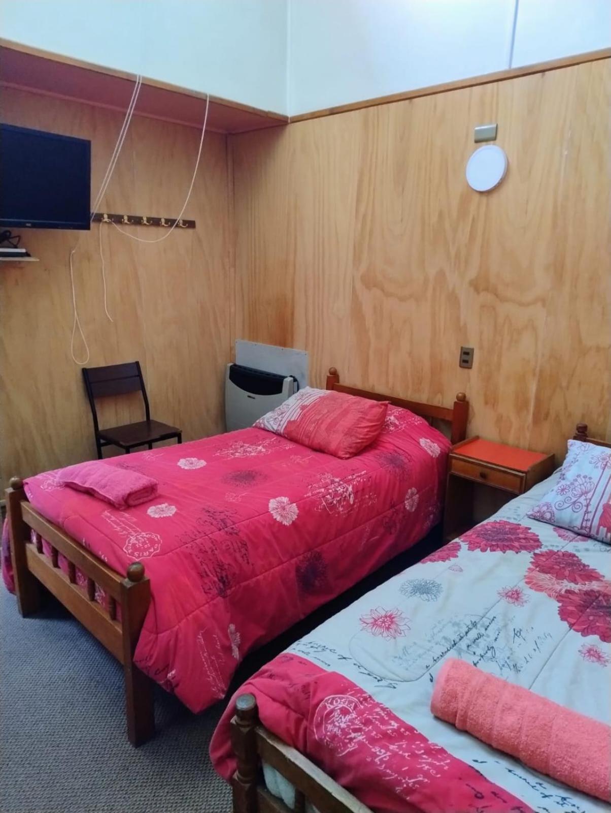 Hostal Y Residencial El Mundial Puerto Natales Zewnętrze zdjęcie